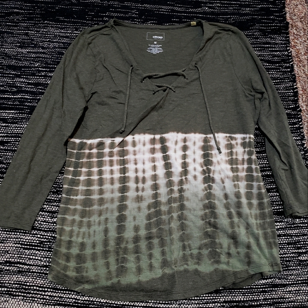 M Green and white 3/4 sleeve shirt